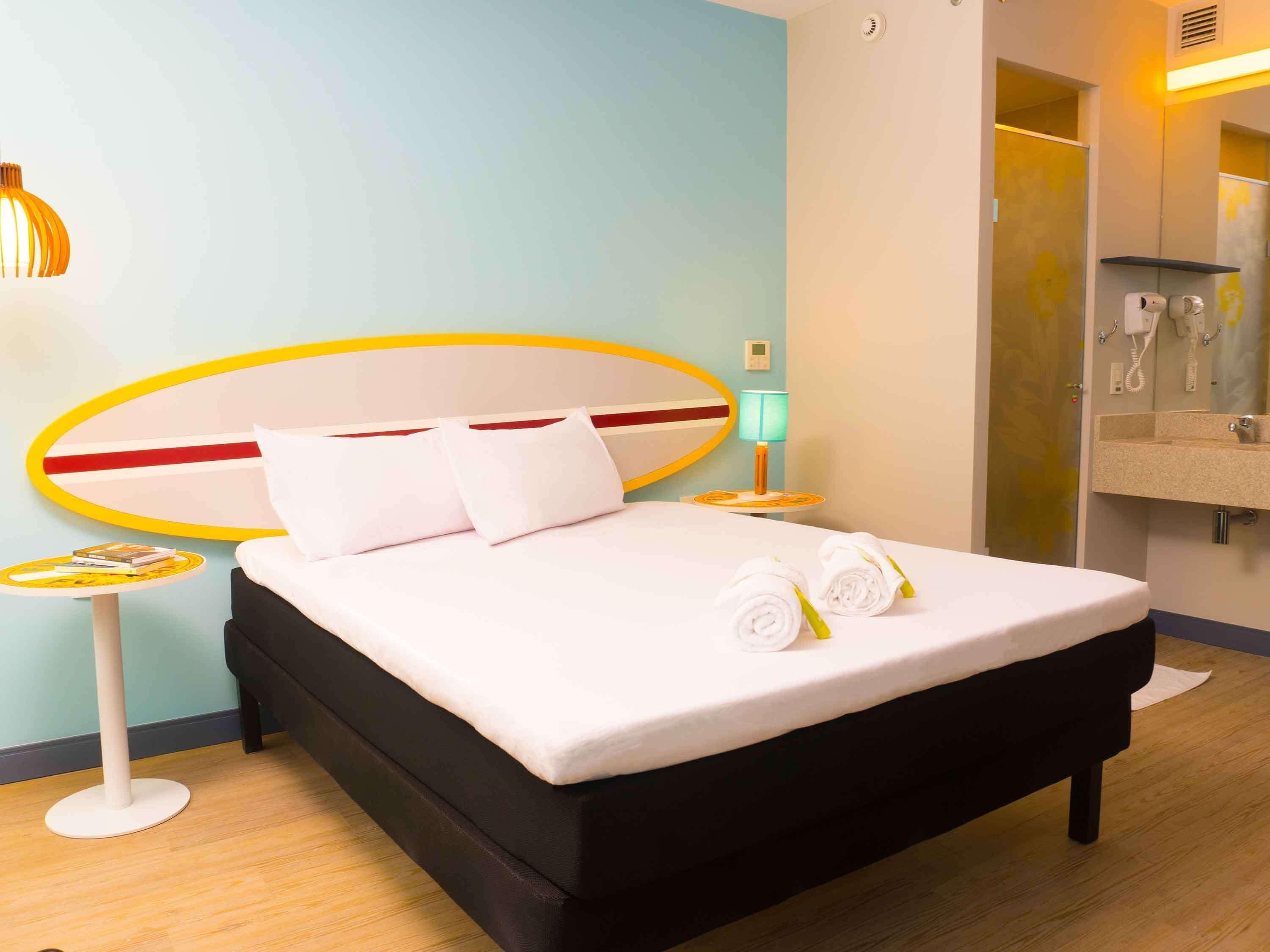 Delphin Surf Hotel Гуаружа Экстерьер фото