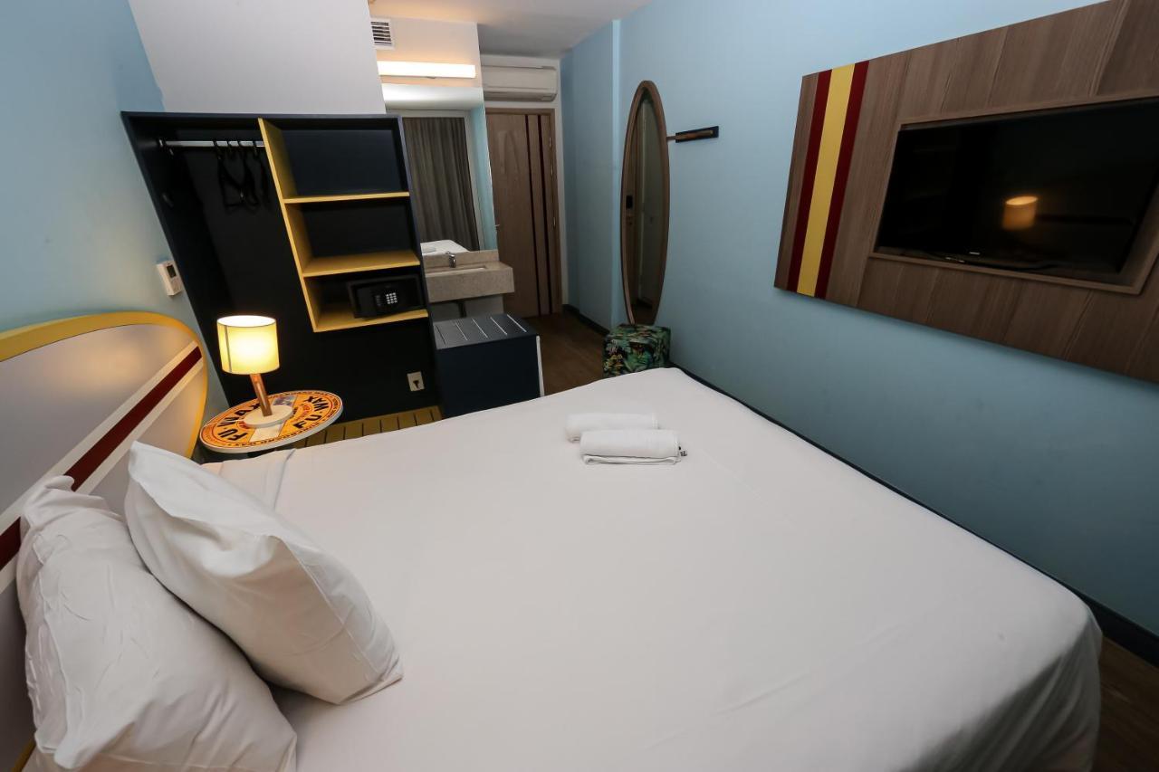 Delphin Surf Hotel Гуаружа Экстерьер фото