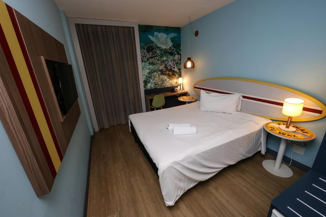 Delphin Surf Hotel Гуаружа Экстерьер фото